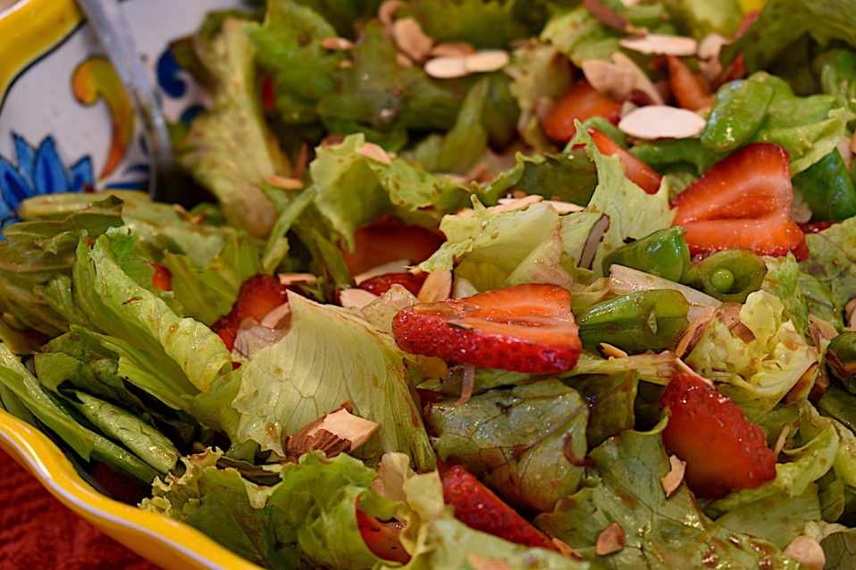 Easy Green Salad w Strawberry Balsamic Dressing